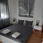 Kwatera prywatna Buddies Charm - Self Catering *